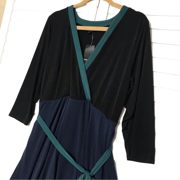 Torrid Navy Color Block Studio Knit Surplice Above Knee Wrap Dress Size US 1X - Picture 3 of 10